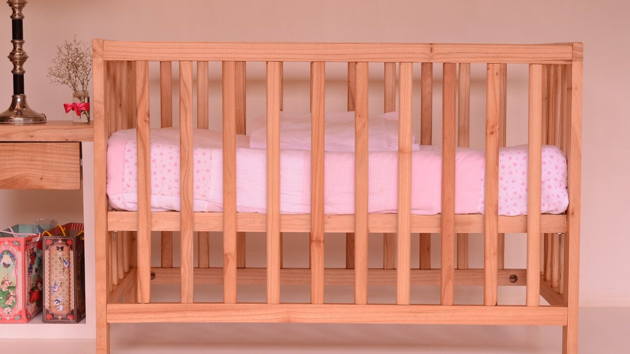Tempat Tidur Bayi, Yay or Nay?